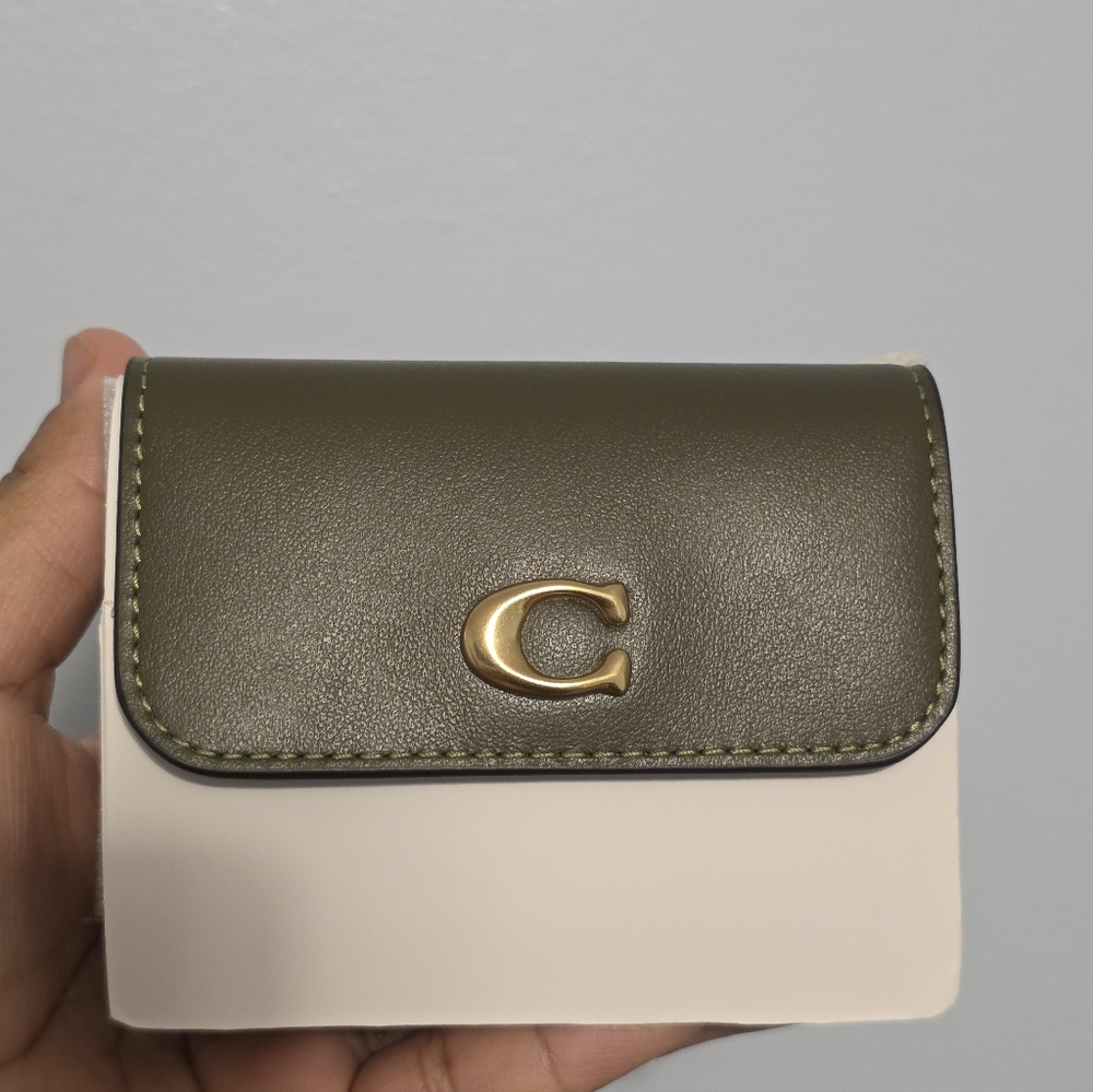 Coach Essential Leather Card Holder